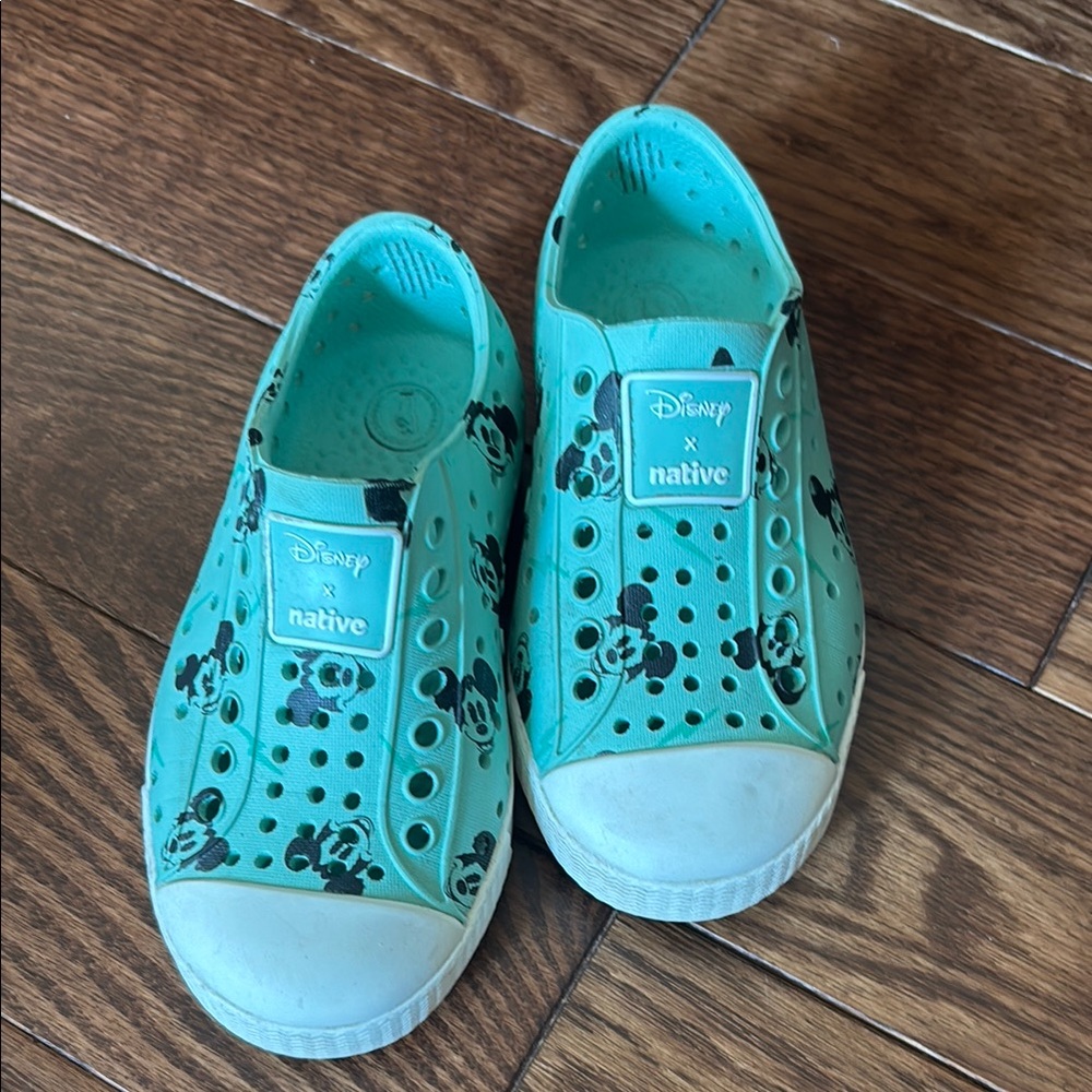 Disney Native Kids Shoes - Teal with Mickey Mouse